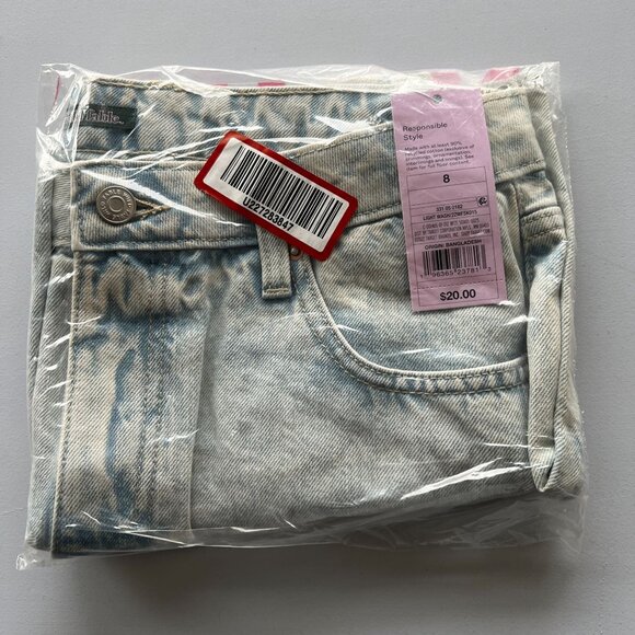 Wild Fable Women's Mini Skirt Low-Rise Denim Light Wash Size 8 - Picture 3 of 4